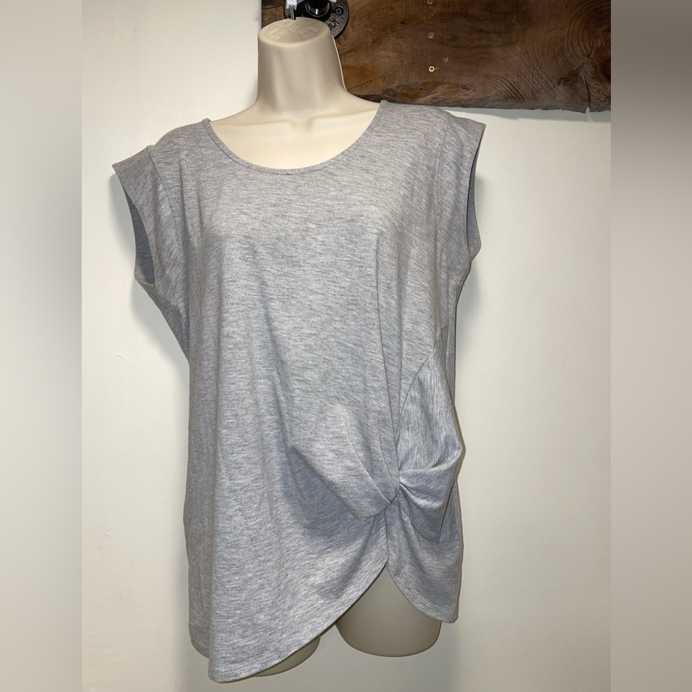 LYSSE tie front shirt
Size M